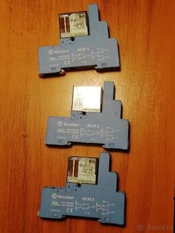 3x Relé FINDER 40.52 24V/DC + patice na DIN lištu