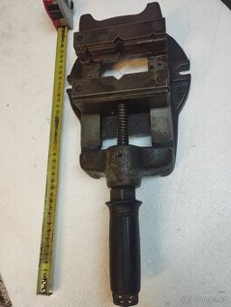 Strojní svěrák 125 pod vrtačku