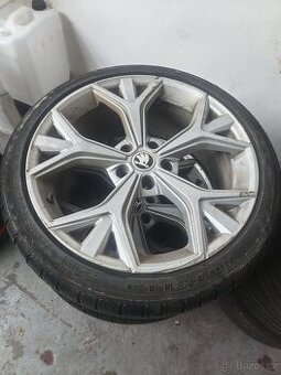 ALU kola 19" s novými zimními pneu 225/40 R19 - 1