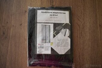 Magnetický závěs do dveří proti hmyzu