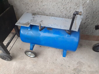 Nadoba na stlačený vzduch  ke kompresoru