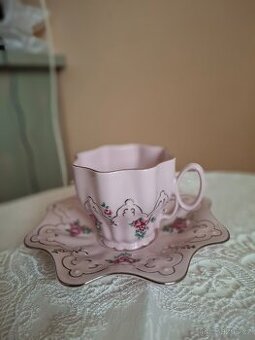 Růžový porcelán hrnček s podtáckem