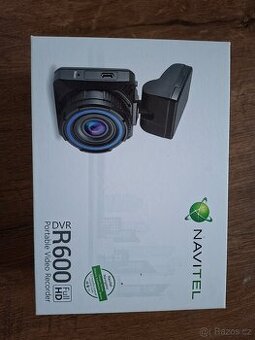 Navrtal R600 full HD kamera do auta