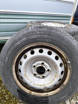 Pneu Vivaro, Traffic