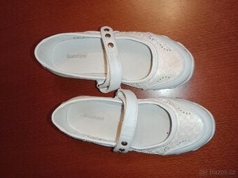 Dívčí střevíčky v.32