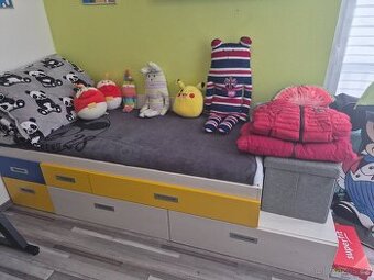 Prodám dřevěný dětský pokoj  2x. PC 65 000 Kč