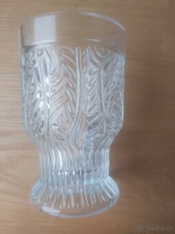 Skleničky lisované sklo za