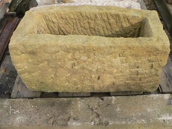 Kamenné koryto hluboké