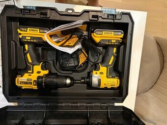 Sada Aku DEWALT DCK2060D2T