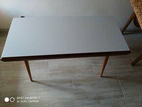 KONFERENČNÍ STOLEK / EXPO BRUSEL.