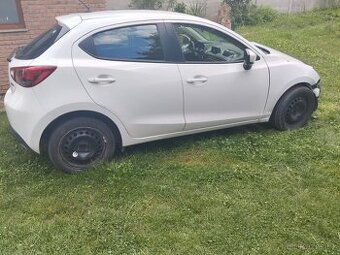 Mazda 2 na náhradní díly