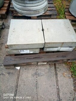 Betonová záslepka k odvodňovacímu žlabu