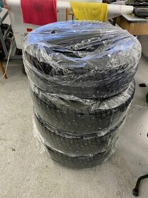 gumy hroty 215/65R16