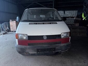 VW T4 2.4D - motor, převodovka a díly na přední část