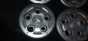PRODÁM STŘEDOVÉ POKLIČKY R16 PEUGEOT BOXER