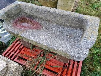 Zulova kamenná lavička