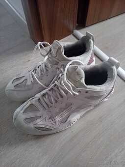 Volejbalove boty Mizuno  v 39