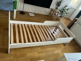 Dětská postel z masivu 80 x 180 cm - původní cena 4600 Kč
