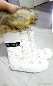 Krásné zimní vysoké extra teplé boty,bílé nepromokavé sněhul