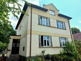 Prodej vily s dvěma byty a velkou zahradou, Planá u M.Lázní - 1