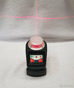 Křížový laser Bosch PLL 360, s automatickou nivelací