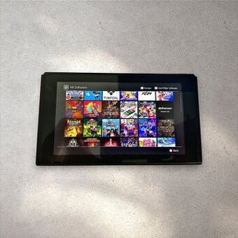 Nintendo Switch s 30+ hrami, hacknutý, 256 GB – plně funkční