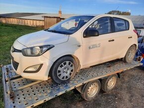 hyundai i20 1.2 62,5kw rv2013 - 1