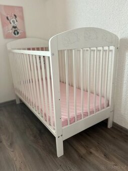 Set Dětská postýlka s beránkama + matrace + prostěradla