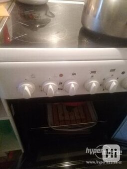 Elektrický sporák, zn. Indesit