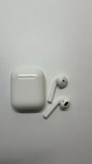 Apple AirPods 2 s lightning nabíjecím pouzdrem