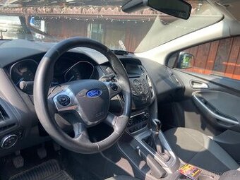 Ford Focus Mk3 palubni deska