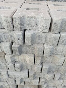 Zámková dlažba Íčko 8 cm 20x16 cca 100 ks