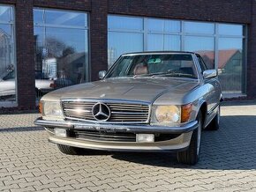 Mercedes SL560 NEMECKY TECHNICÁK. R 107 - 1