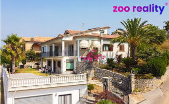 Prodej, vila 8+2, Petrosa, Itálie