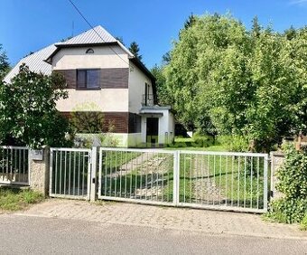 Pronájem RD 4+1 Hvozdná, okr. Zlín, CP 1135 m2 - 1