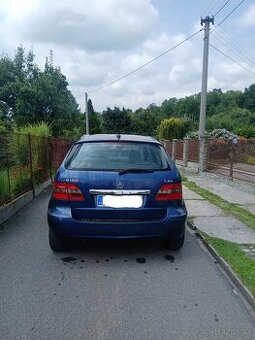 Mercedes-Benz B
