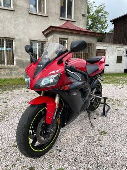 Yamaha R1 RN09 2002