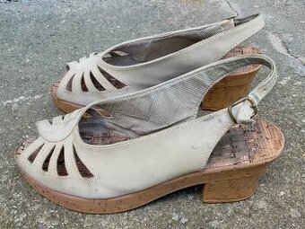 Dámské boty + dětské sněhule – 4 páry, možno i jednotlivě