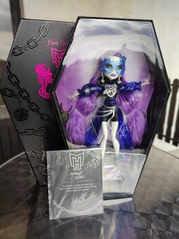 Monster High Collector – Spectra Vondergeist Midnight Runway