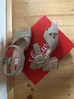 Sandále na podpatku