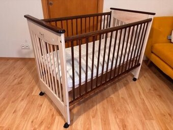 Dětská postýlka Drewex Mocca se stahovací bočnicí