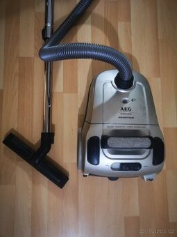 Vysavač AEG