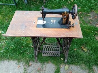Starý šicí stroj Allricht