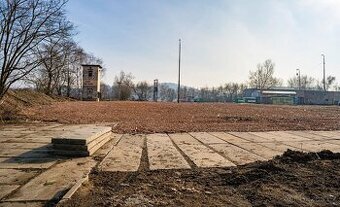 Pronájem komerčního pozemku (až 8000 m²) - 1