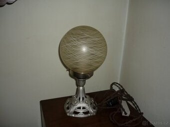 Stará stolní lampička