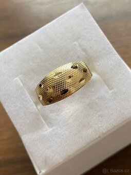 Zlatý dámský prsten