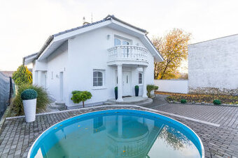 Prodej rodinného domu 200 m², pozemek 586 m² - 1111