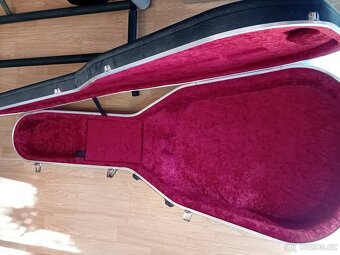 Kufr na akustickou kytaru