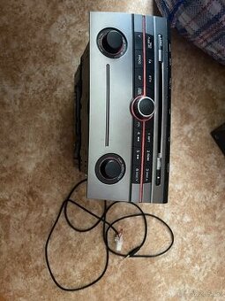 Radio s AUX Mazda 3 BK