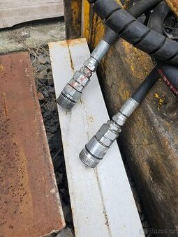 Bourací kladivo na JCB 3CX - 1